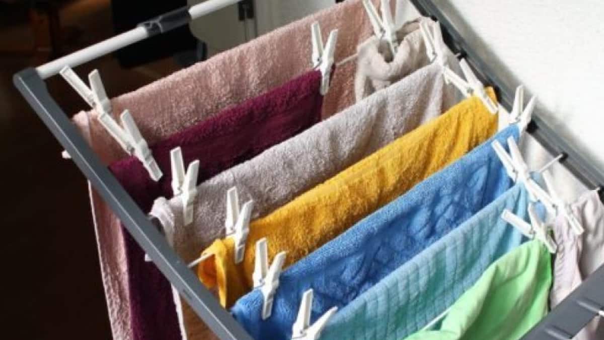 La méthode infaillible pour faire sécher votre linge chez vous cet hiver rapidement