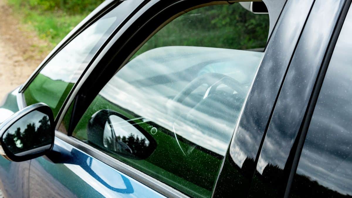 Automobiliste : il reçoit une amende salée après avoir oublié de fermer sa fenêtre de voiture, hallucinant