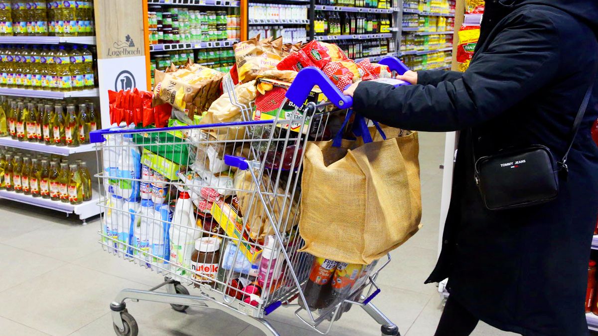 Elle fait plus de 1 000 € de courses au supermarché et paie 88 centimes, sa ruse redoutable