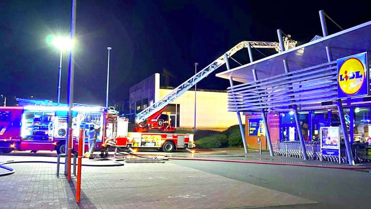 Un terrible incendie a fait des ravages durant la nuit à cause d’un problème électrique dans le Lidl de Dinant en Belgique