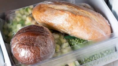 Congeler votre pain : l'erreur que tout le monde fait et qu'il ne faut surtout pas faire