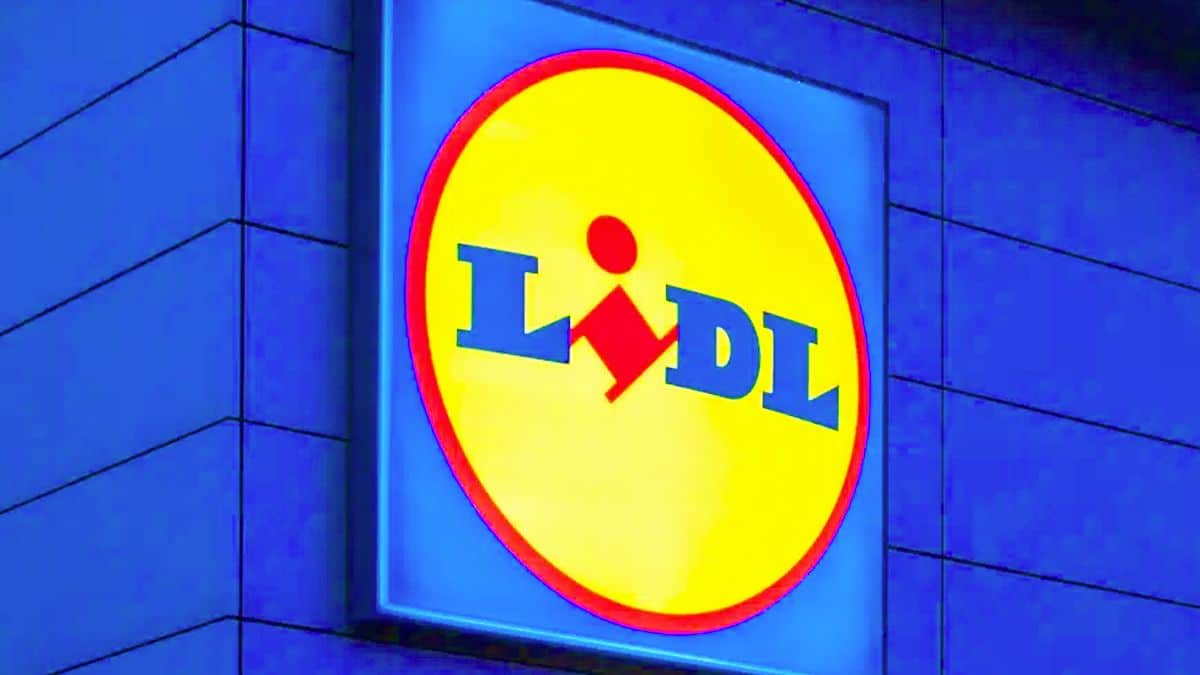 Elle se rend chez Lidl et achète des pommes, ce qu’elle va découvrir dedans est hallucinant