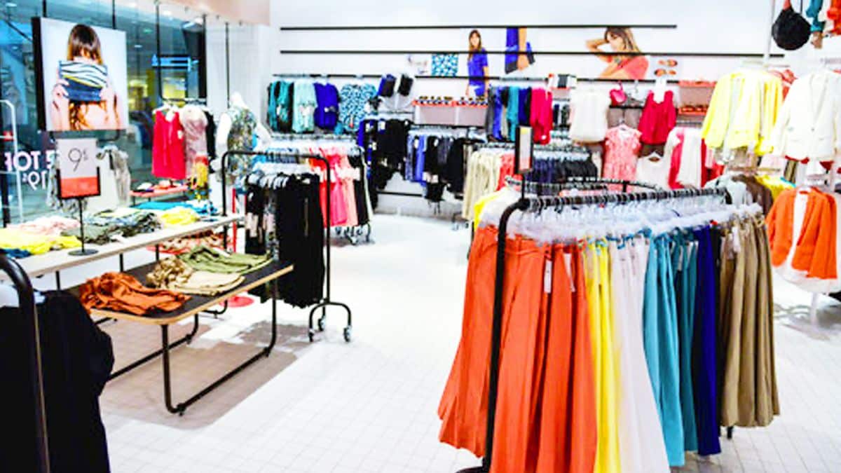 Après Kookaï, cette célèbre marque de vêtements en France pourrait bientôt fermer ses magasins