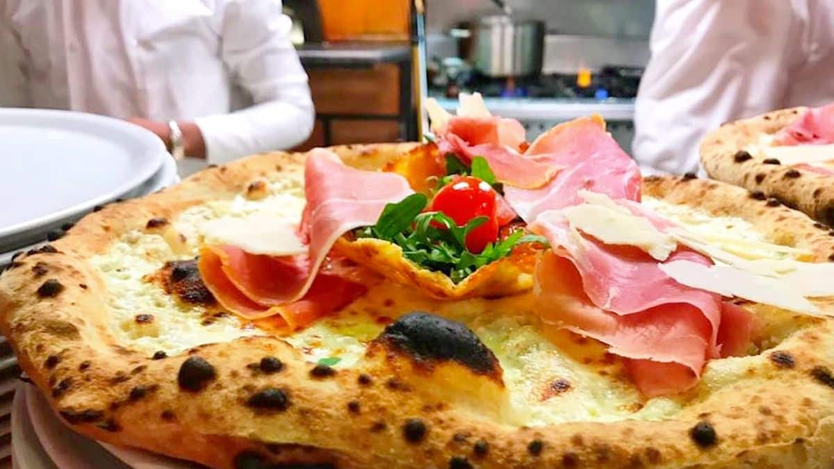 Ces restaurants qui proposent ce type de pizza sont à bannir selon ce pizzaïolo