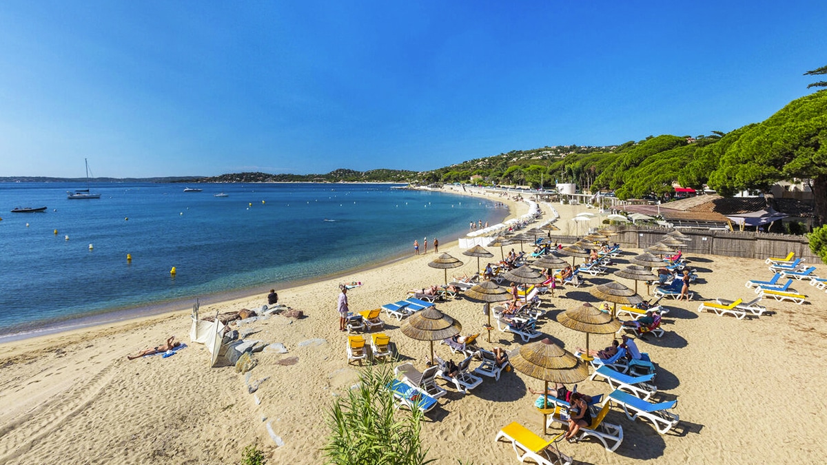 Vacances d'été : le maillot et le short de bain c'est terminé dans ces villes françaises