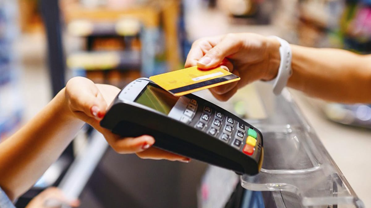 Paiement sans contact : la technique des escrocs pour vous prélever de l’argent à votre insu