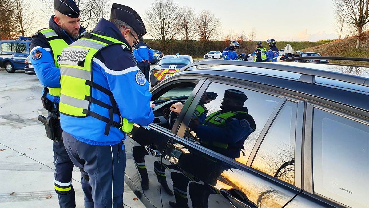 Presque 50% des conducteurs le font sur la route, pourtant vous risquez une terrible sanction