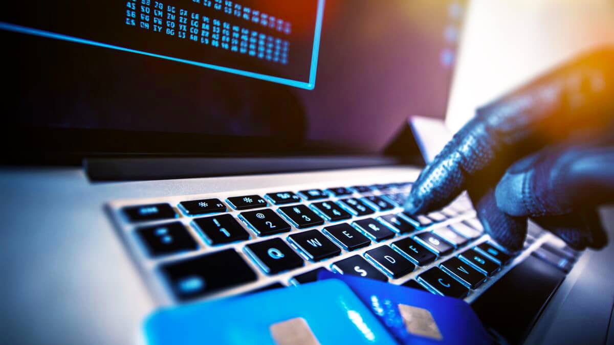 Cette nouvelle arnaque cruelle et bien rodée peut vous ruiner et vider votre compte bancaire