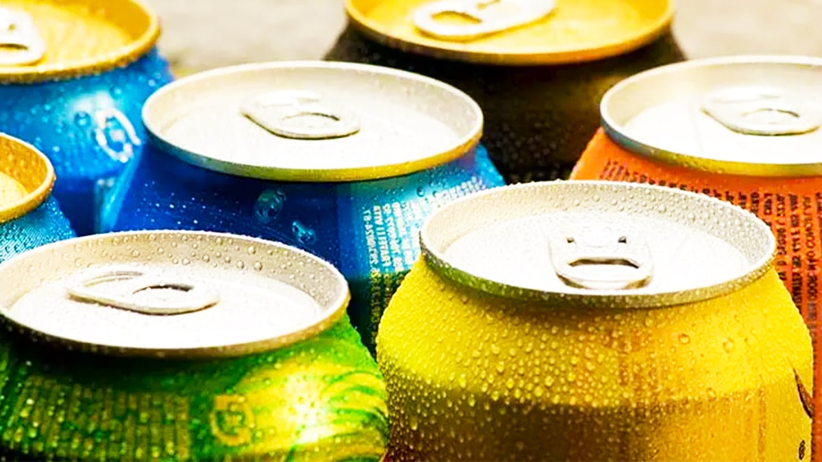 Cette astuce de génie permet de refroidir les boissons en quelques minutes sans glaçons
