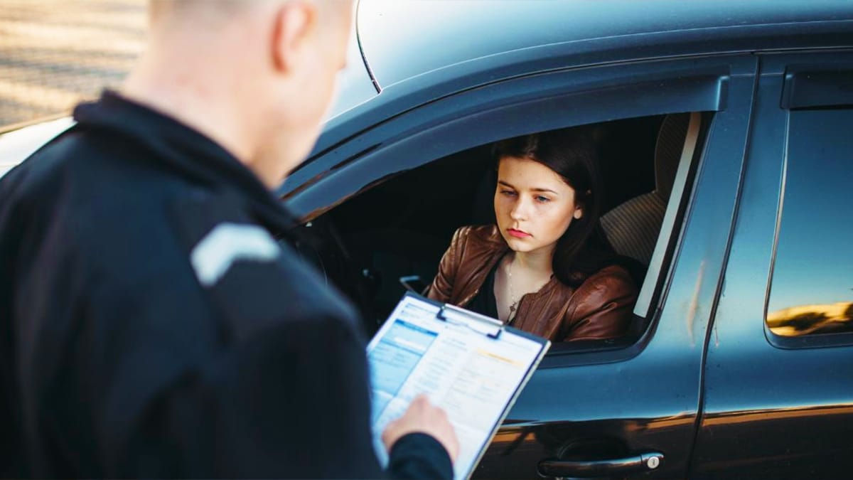 Cette infraction méconnue si votre voiture est à l’arrêt, l’amende est de 135 euros