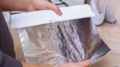 L’utilité cachée du côté brillant du papier aluminium que personne ne connaît