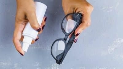 La méthode étape par étape pour nettoyer parfaitement vos lunettes sans les rayer