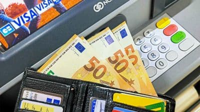 Cartes bancaires, frais bancaires, découvert... ce à quoi vous devez vous attendre pour 2025