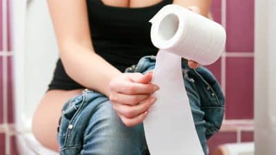 Une dermatologue conseille d’arrêter d’utiliser ce type de papier toilette : un danger pour la santé