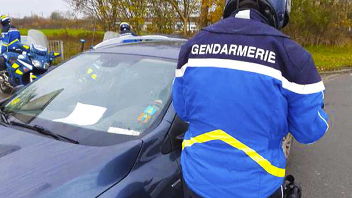 40% des automobilistes sont impactés par cette nouvelle règle en 2025 : l’amende est de 135 €