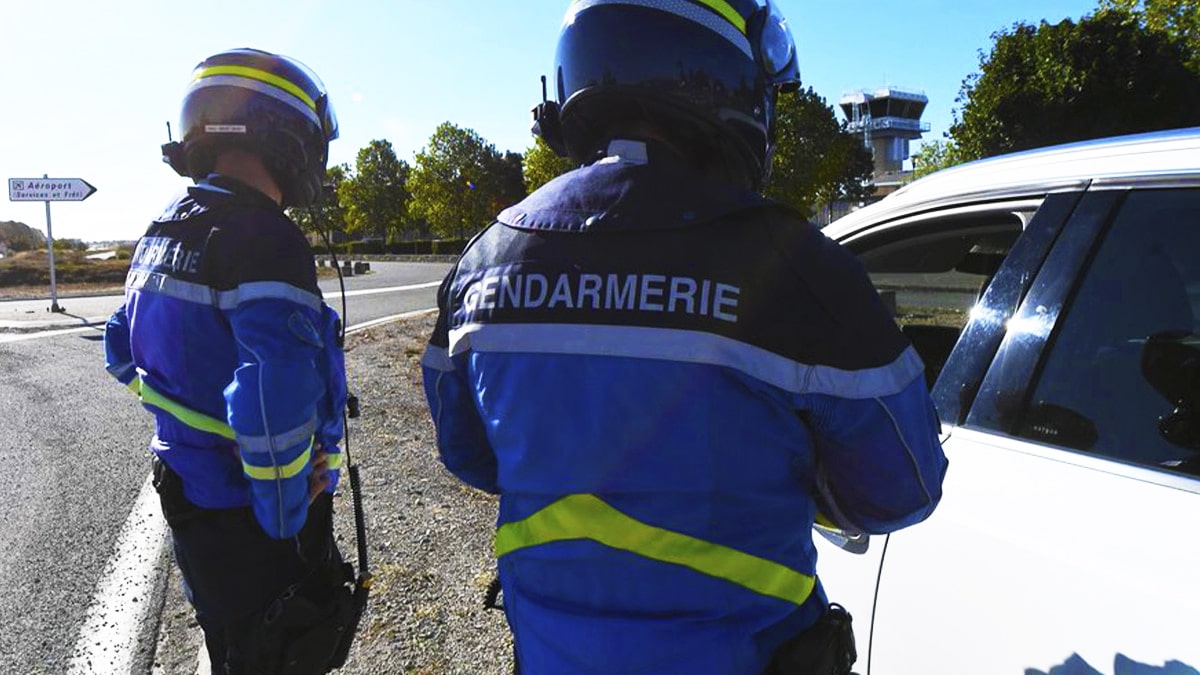 Automobilistes : les équipements désormais obligatoires en voiture en 2025 sous peine d’amendes salées