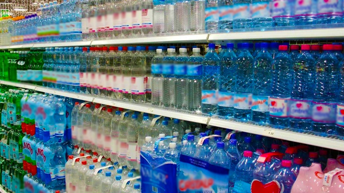 Ces marques de bouteilles d’eau sont les plus contaminées par les microplastiques selon ce rapport