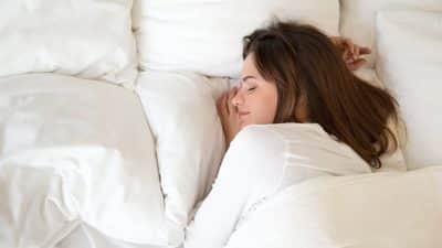 Cet objet dans votre lit contient 17 fois plus de bactéries que dans les toilettes, c'est un nid à microbes d'après une étude