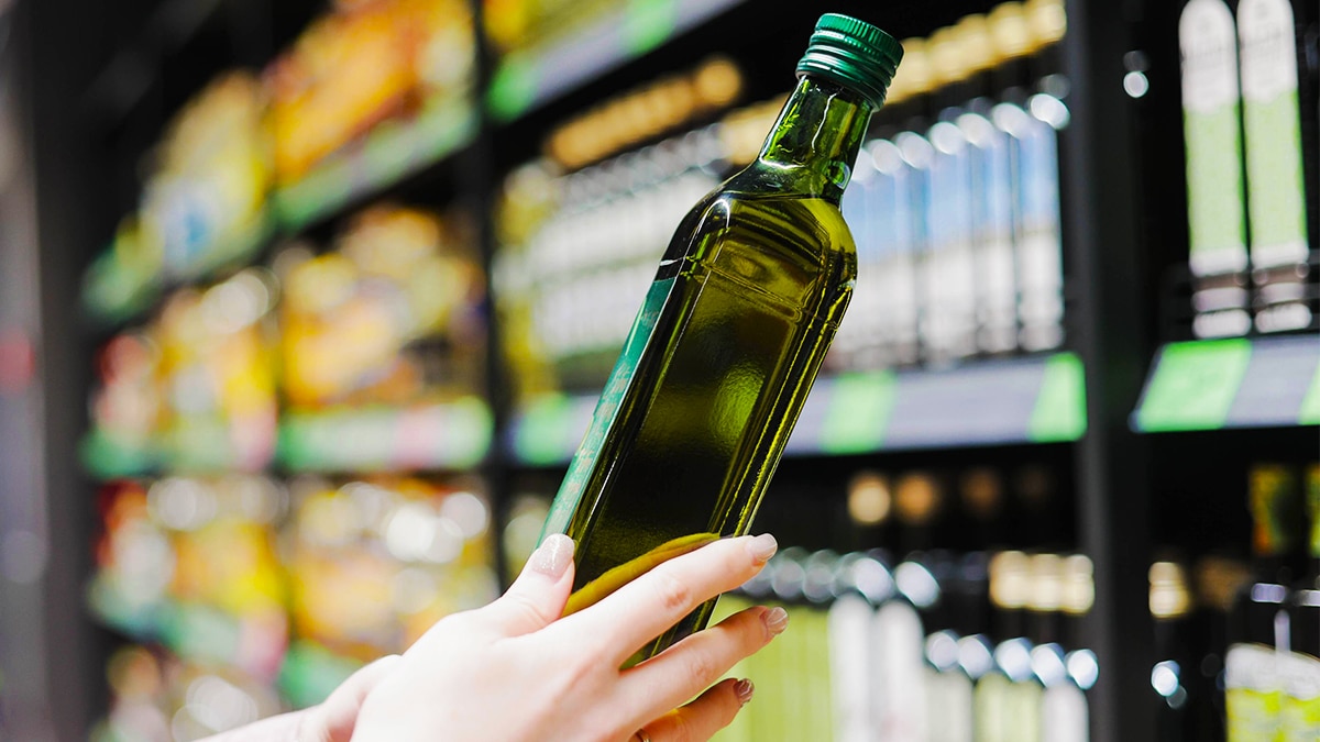 Cette huile d’olive est la N°1 pour diminuer le taux de cholestérol, selon ce médecin de famille