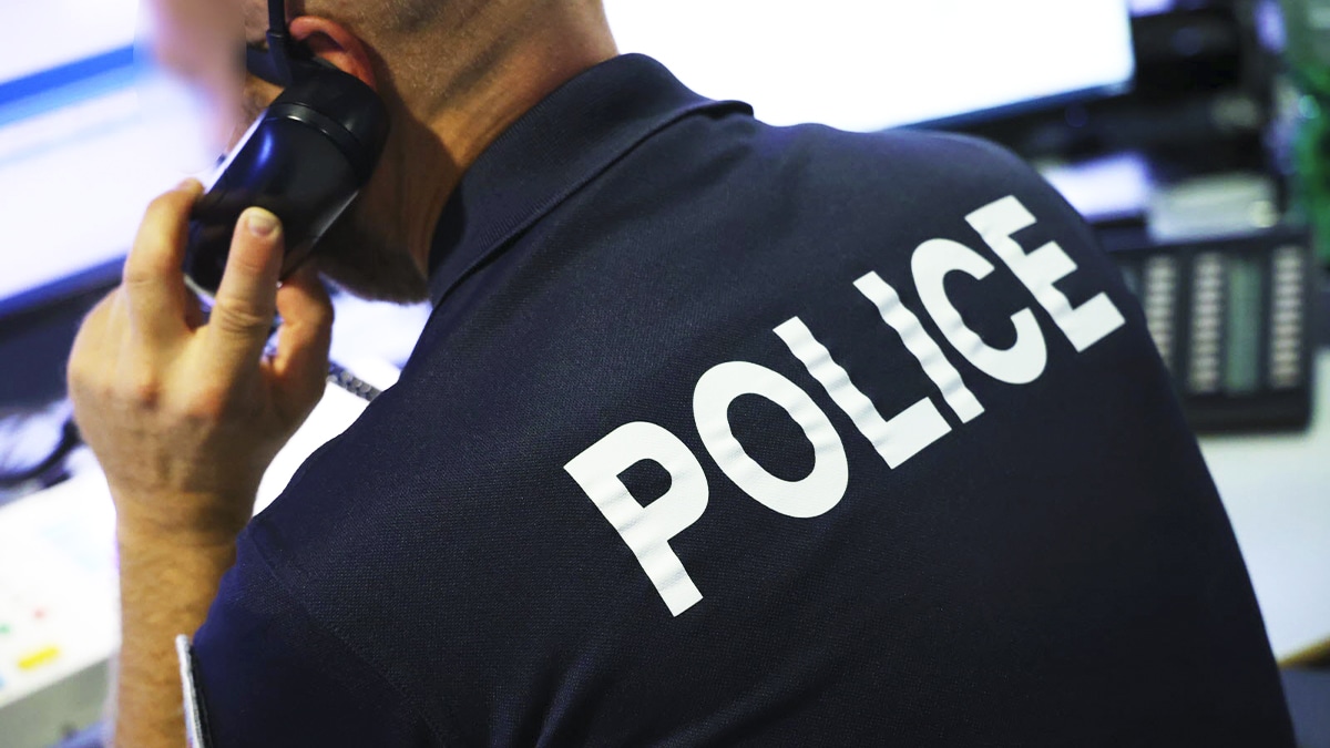 La police lance l’alerte sur cette arnaque dangereuse qui cible les personnes âgées