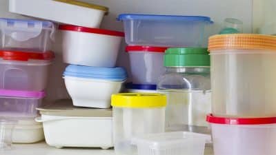 L’erreur dangereuse pour la santé que tout le monde fait avec les Tupperware, un nid à bactéries
