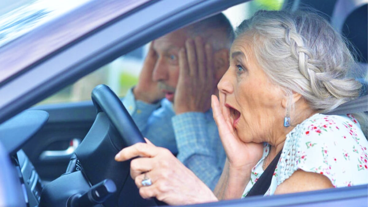 Permis de conduire : l’âge auquel les personnes âgées arrêtent de rouler, pourquoi les femmes arrêtent avant