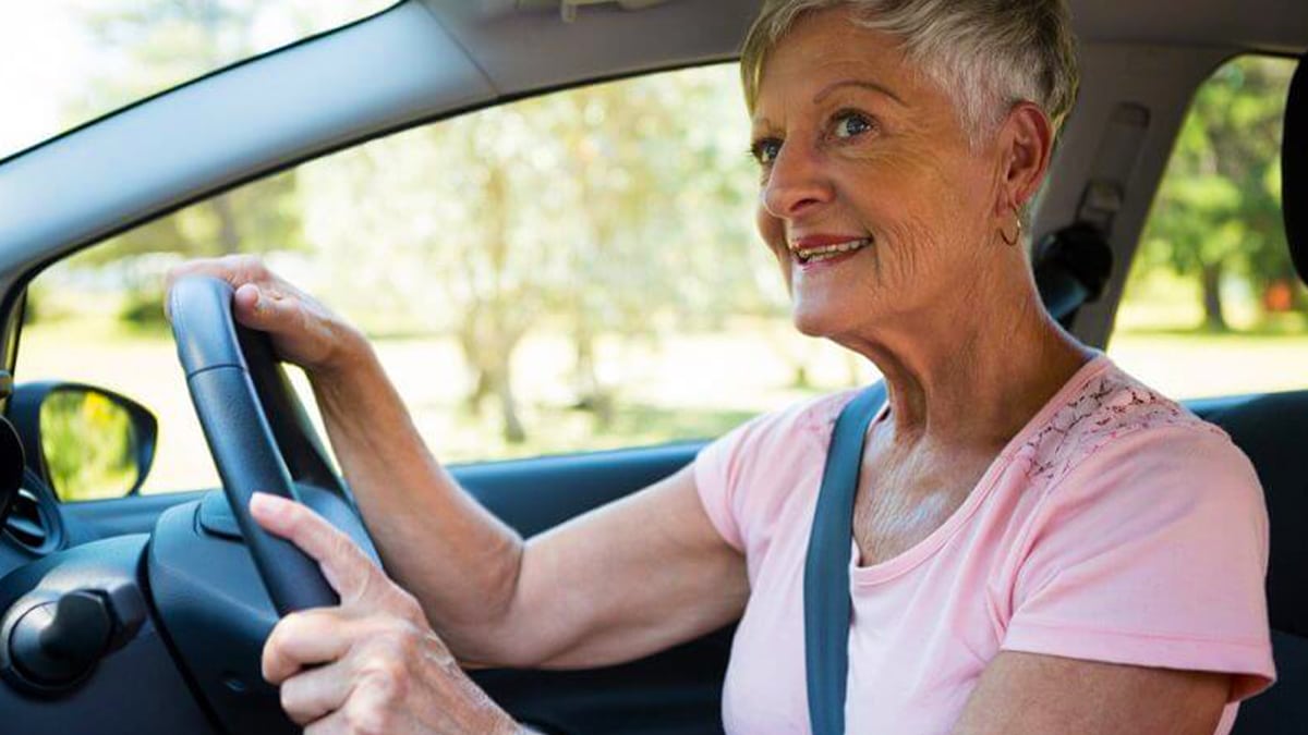 Automobilistes : cet objet bientôt obligatoire pour les plus de 65 ans au risque de l’immobilisation de la voiture ?