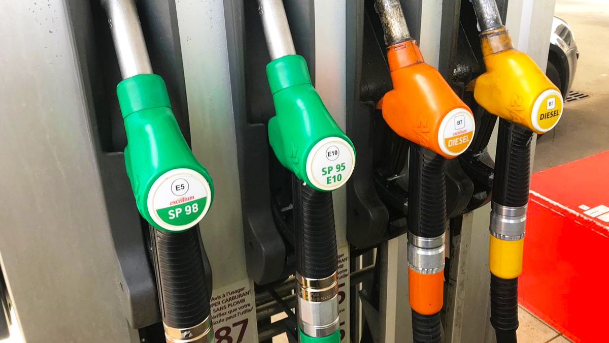 Automobilistes : effondrement des prix du pétrole, le gazole et l’essence seront-ils impactés ?