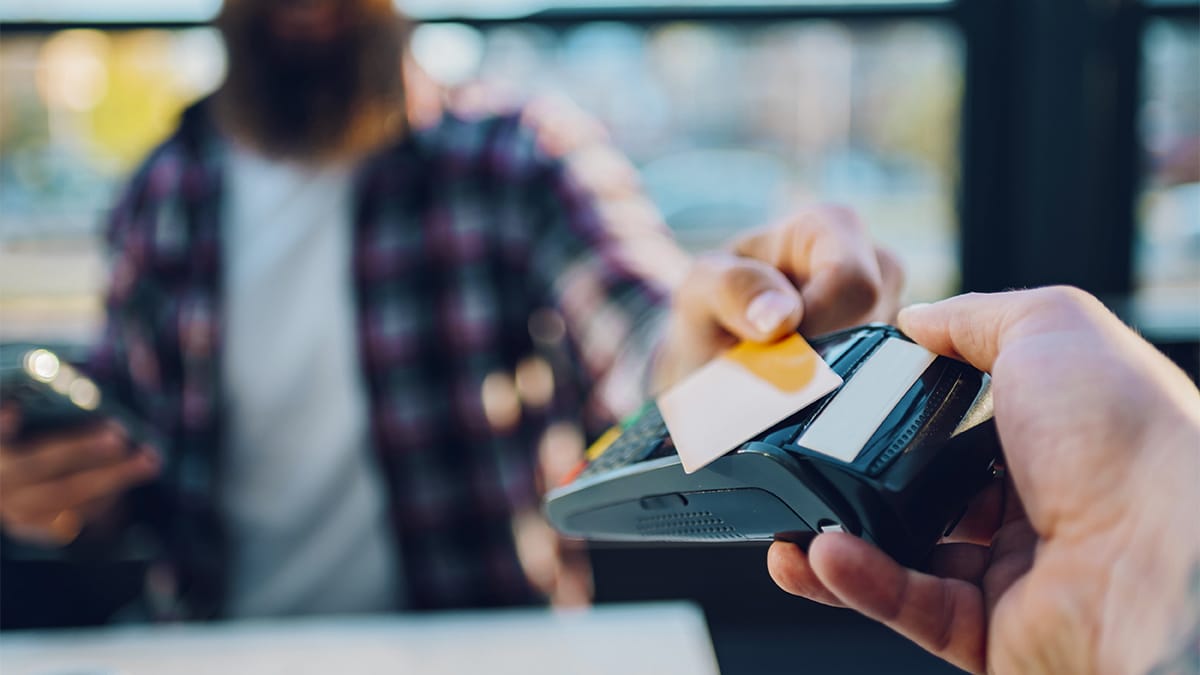 Ce que vous devez dire si on vous demande une copie de votre achat payé par CB selon un avocat