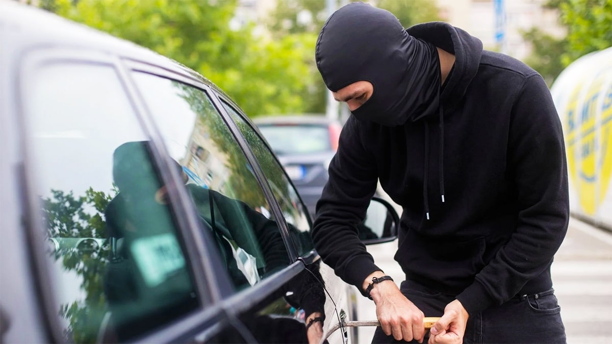 La gendarmerie alerte: les automobilistes doivent regarder le sol avant de monter dans leur voiture