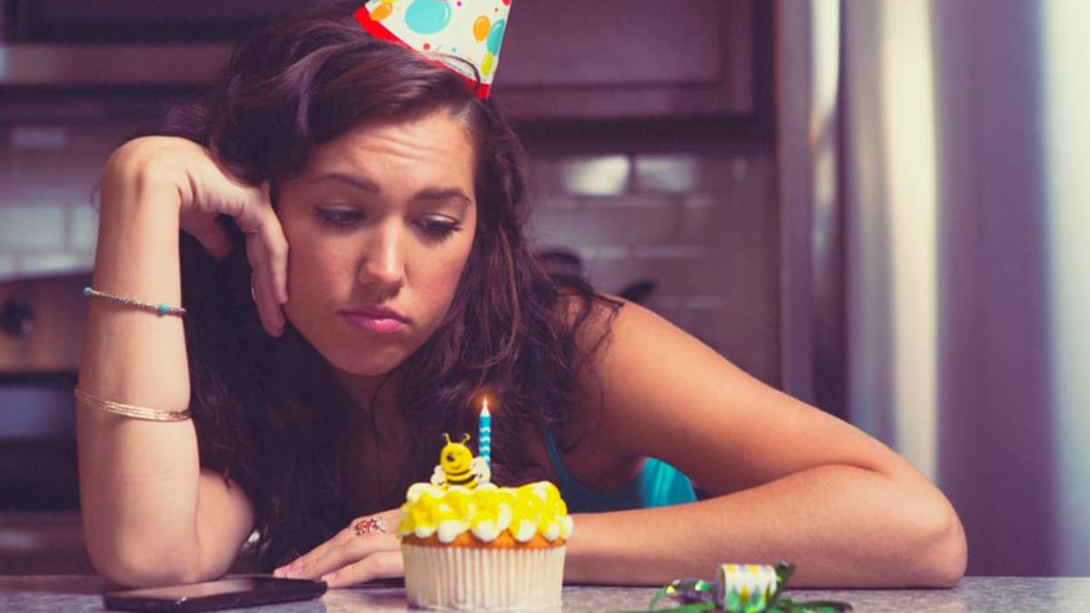 L’arnaque à la fête d’anniversaire est très dangereuse : une ruse qui vous ruine en un clin d’œil
