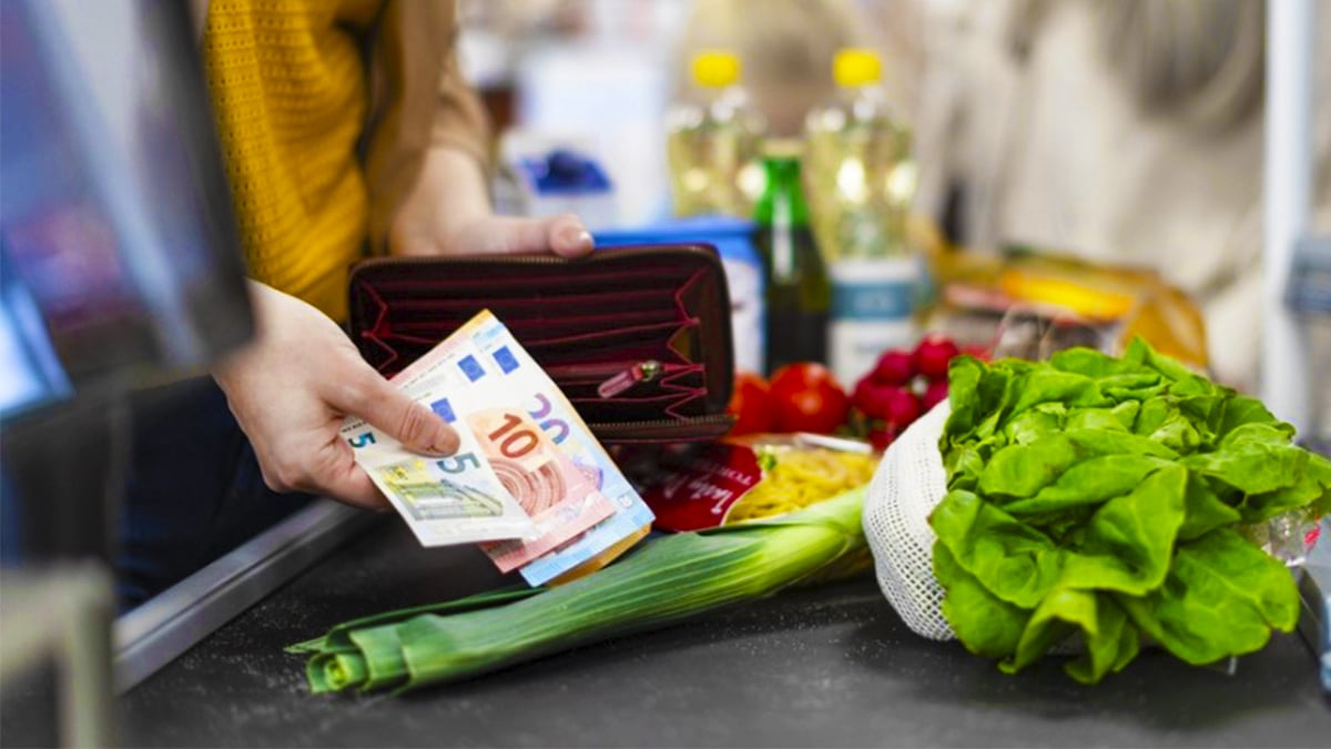 L’astuce infaillible à absolument connaître : elle vous permet de payer vos courses 2 fois moins cher au marché