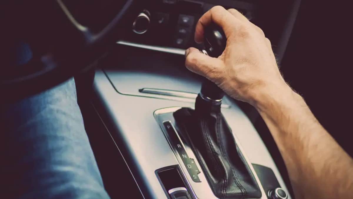 L’erreur fatale que font les conducteurs lorsqu’ils garent une voiture automatique