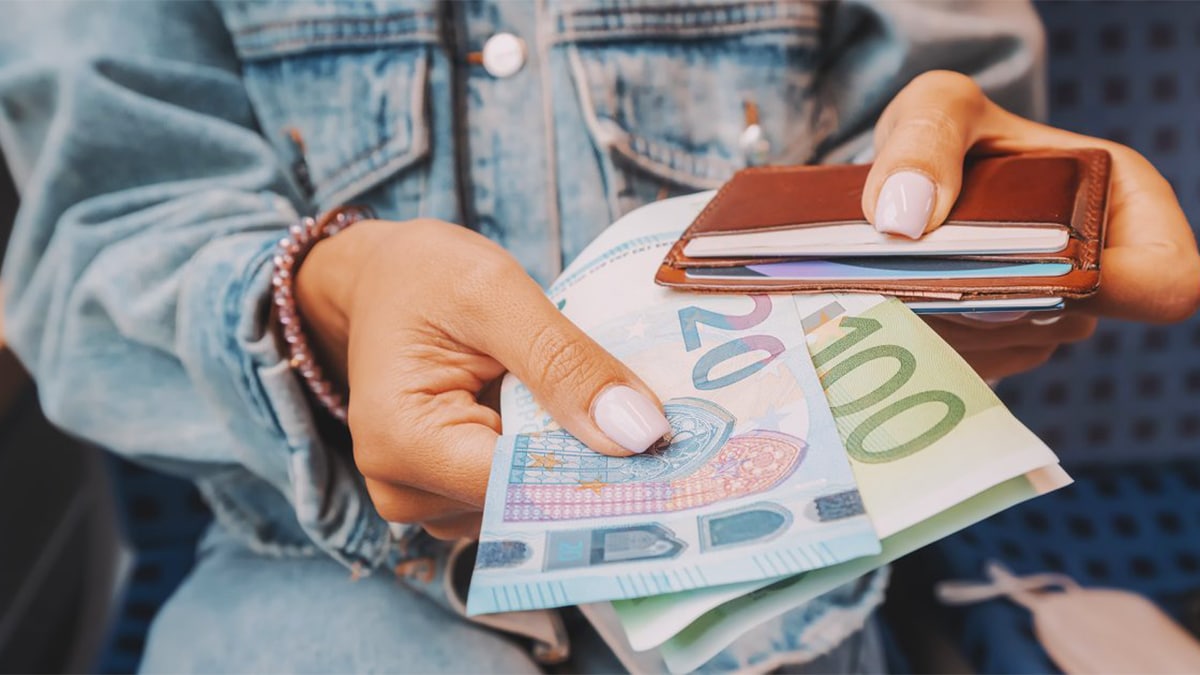 Ni 100 ni 200 euros : c’est le montant en espèces que vous devez avoir chez vous en cas d’urgence