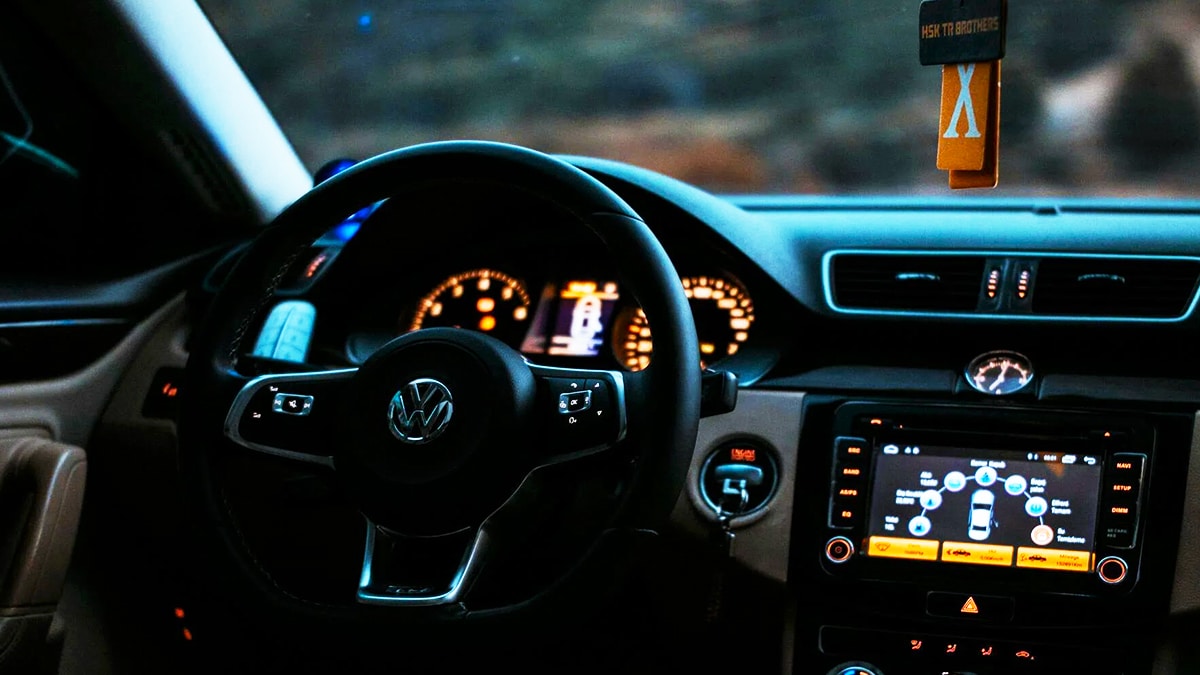 Qu'est-ce que l'Auto Hold de la voiture, à quoi sert-il, comment fonctionne-t-il et quand l'utiliser ?