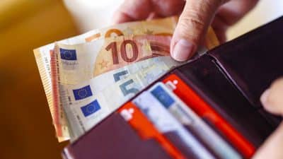 Bientôt la fin de l’argent liquide en France ? Tout savoir sur le projet d’euro numérique
