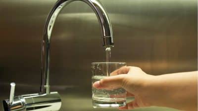 Eau du robinet : devez-vous vraiment la filtrer ? Tout ce que vous devez savoir