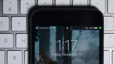 Si ce petit point s’allume sur un coin de votre téléphone, méfiez-vous